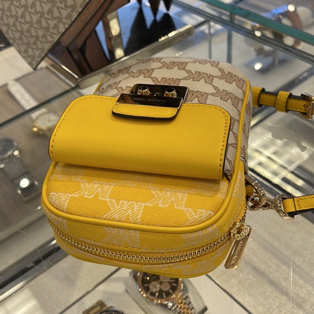 Michael Kors Sloan Editor Small Phone Logo Jacquard Crossbody
Butter Multi - Picture 5 of 16